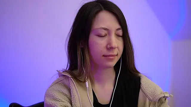 chibi moon  online show from 03.15.25