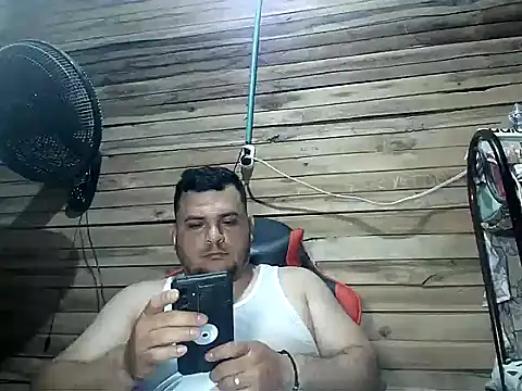 Snapshot of Arcangel_05 chatting on 06.27.26 Arcangel 05 online show from 06.27.26