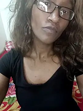 Snapshot of LunaRai chatting on 03.22.25 LunaRai online show from 03.22.25