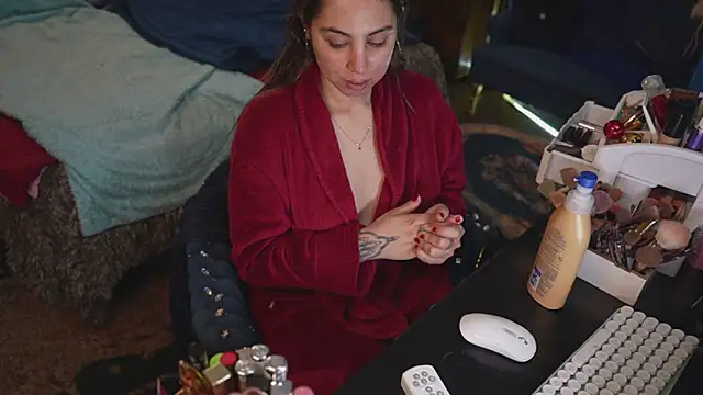 Snapshot of VanessaDoyle chatting on 11.11.25 VanessaDoyle online show from 11.11.25