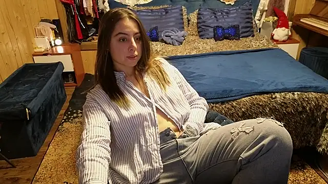 Snapshot of VanessaDoyle chatting on 12.05.25 VanessaDoyle online show from 12.05.25