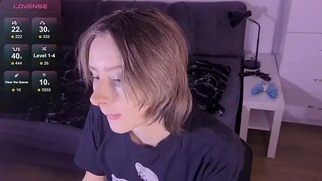 Snapshot of mothkink chatting on 12.05.25 mothkink online show from 12.05.25