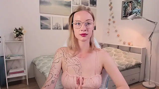 MissRightX online show from 09.09.25