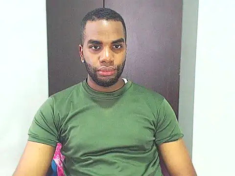 Snapshot of Rene_hotman chatting on 02.11.25 Rene hotman online show from 02.11.25