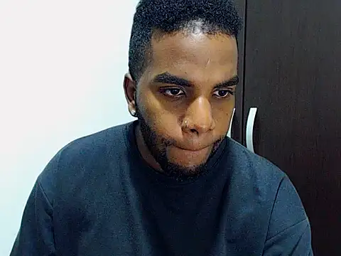 Snapshot of Rene_hotman chatting on 10.25.25 Rene hotman online show from 10.25.25