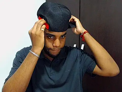 Snapshot of Rene_hotman chatting on 10.29.25 Rene hotman online show from 10.29.25