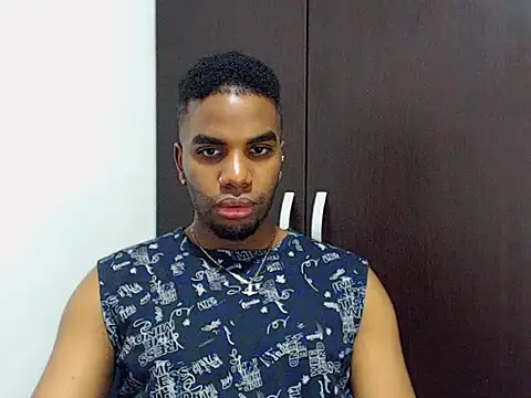 Snapshot of Rene_hotman chatting on 11.02.25 Rene hotman online show from 11.02.25