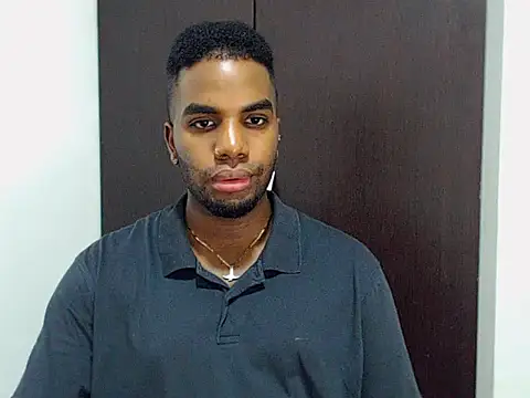 Snapshot of Rene_hotman chatting on 11.04.25 Rene hotman online show from 11.04.25