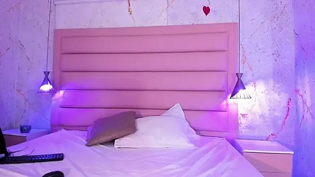 Snapshot of AntonellaRossi chatting on 03.13.25 AntonellaRossi online show from 03.13.25