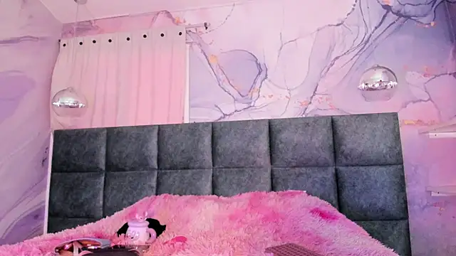 Snapshot of AntonellaRossi chatting on 04.06.26 AntonellaRossi online show from 04.06.26