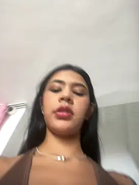 Snapshot of AntonellaRossi chatting on 04.22.26 AntonellaRossi online show from 04.22.26