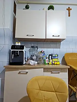 Snapshot of NathalieDream chatting on 10.27.25 NathalieDream online show from 10.27.25