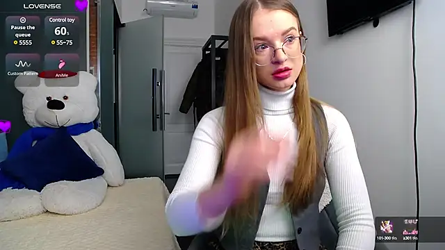 Snapshot of KateJonson chatting on 12.05.24 KateJonson online show from 12.05.24