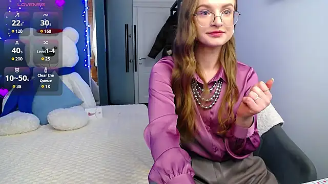 Snapshot of KateJonson chatting on 12.09.24 KateJonson online show from 12.09.24