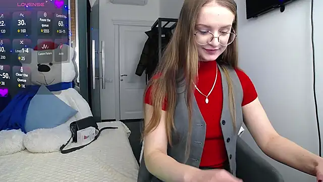 Snapshot of KateJonson chatting on 12.11.24 KateJonson online show from 12.11.24