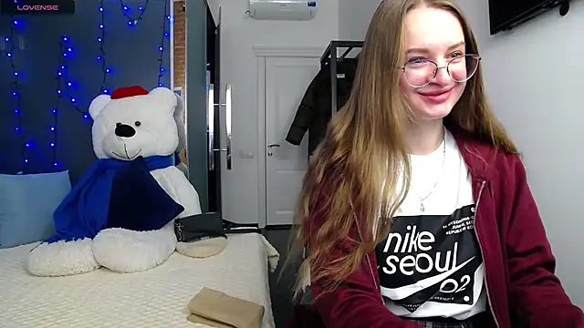 Snapshot of KateJonson chatting on 12.13.24 KateJonson online show from 12.13.24