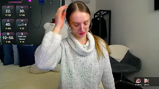 Snapshot of KateJonson chatting on 12.17.24 KateJonson online show from 12.17.24