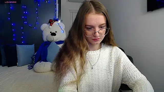 Snapshot of KateJonson chatting on 12.18.24 KateJonson online show from 12.18.24