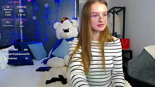 Snapshot of KateJonson chatting on 12.22.24 KateJonson online show from 12.22.24