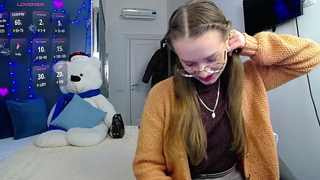 Snapshot of KateJonson chatting on 12.29.24 KateJonson online show from 12.29.24