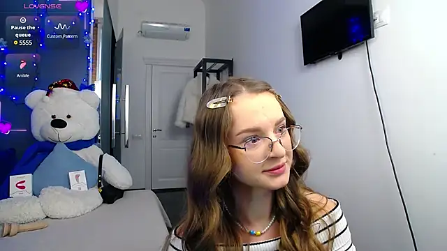 Snapshot of KateJonson chatting on 01.02.25 KateJonson online show from 01.02.25