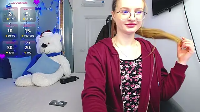 Snapshot of KateJonson chatting on 01.04.25 KateJonson online show from 01.04.25