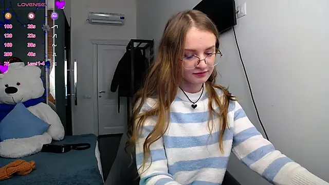 Snapshot of KateJonson chatting on 01.15.25 KateJonson online show from 01.15.25