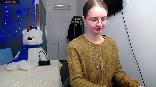 Snapshot of KateJonson chatting on 01.22.25 KateJonson online show from 01.22.25