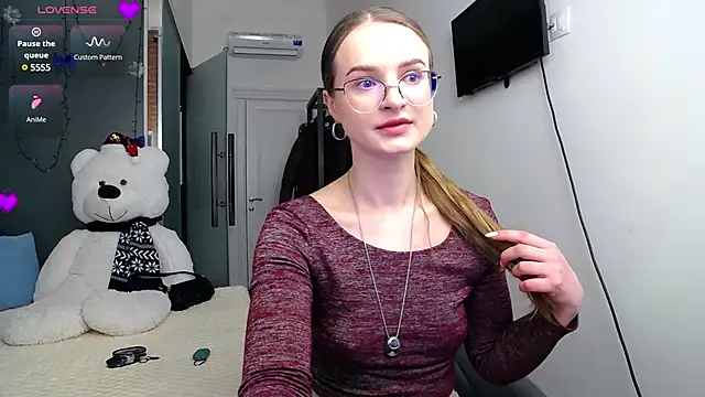 Snapshot of KateJonson chatting on 01.27.25 KateJonson online show from 01.27.25