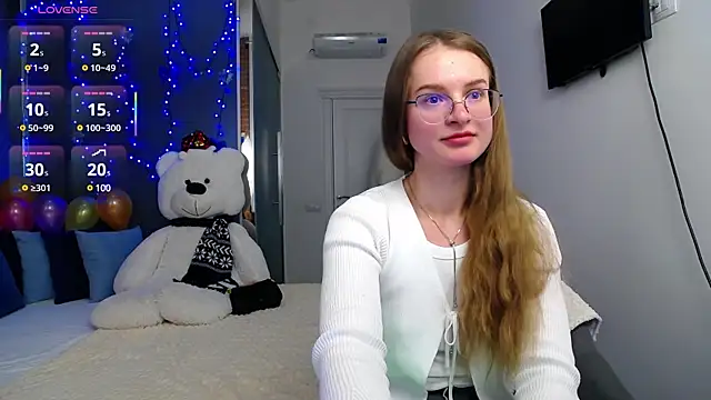 Snapshot of KateJonson chatting on 02.13.25 KateJonson online show from 02.13.25