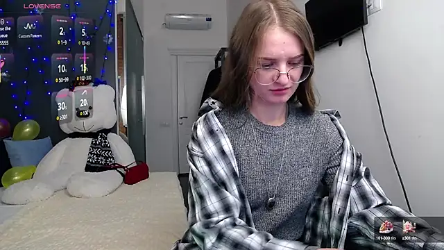 Snapshot of KateJonson chatting on 02.17.25 KateJonson online show from 02.17.25