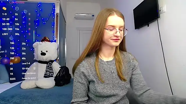 Snapshot of KateJonson chatting on 03.13.25 KateJonson online show from 03.13.25