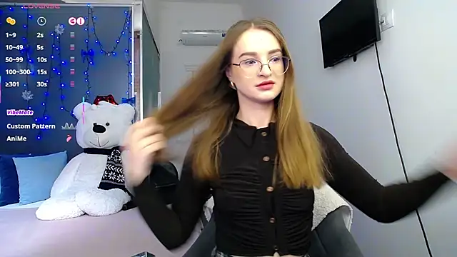 Snapshot of KateJonson chatting on 03.23.25 KateJonson online show from 03.23.25