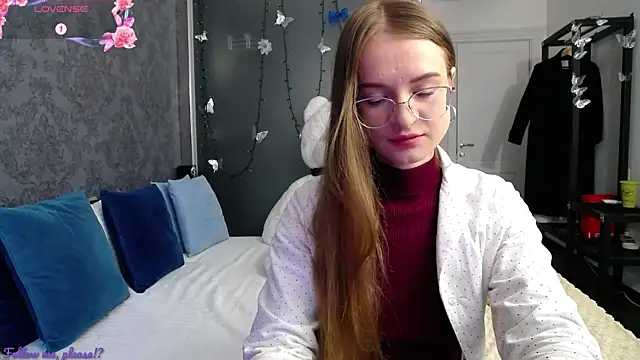 Snapshot of KateJonson chatting on 10.01.25 KateJonson online show from 10.01.25