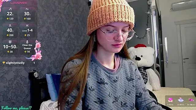 Snapshot of KateJonson chatting on 10.17.25 KateJonson online show from 10.17.25