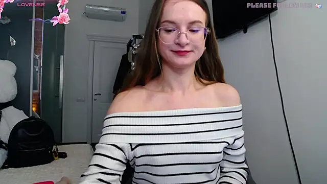 KateJonson online show from 04.25.26