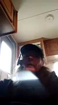 Snapshot of truckerlove69 chatting on 12.04.24 truckerlove69 online show from 12.04.24