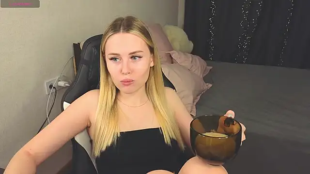 Snapshot of Alenca_hot_sex chatting on 12.30.24 Alenca hot sex online show from 12.30.24