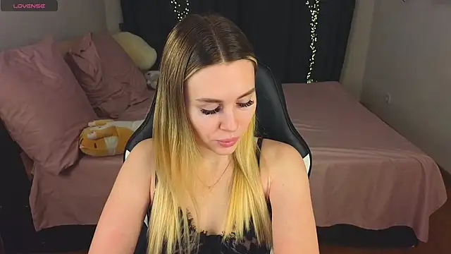 Snapshot of Alenca_hot_sex chatting on 02.07.25 Alenca hot sex online show from 02.07.25