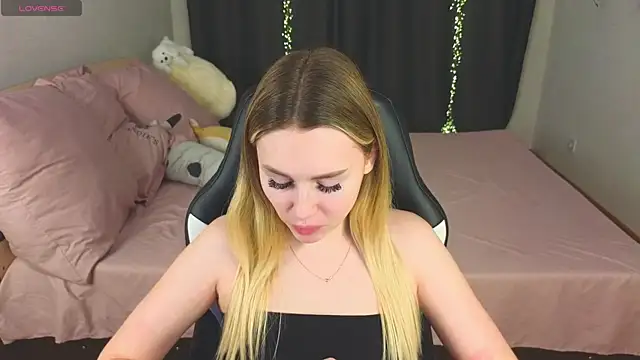 Snapshot of Alenca_hot_sex chatting on 02.11.25 Alenca hot sex online show from 02.11.25