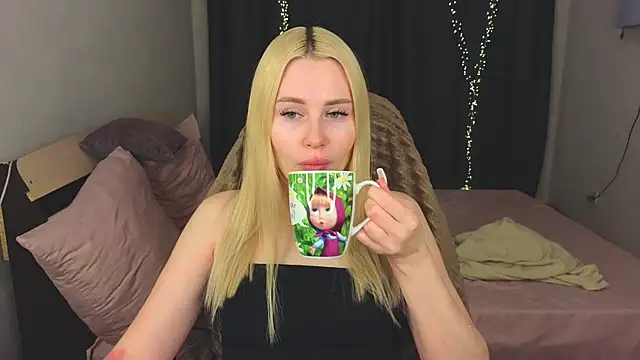 Snapshot of Alenca_hot_sex chatting on 03.22.25 Alenca hot sex online show from 03.22.25