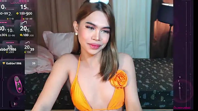 Snapshot of Mathildajam chatting on 10.30.25 Mathildajam online show from 10.30.25