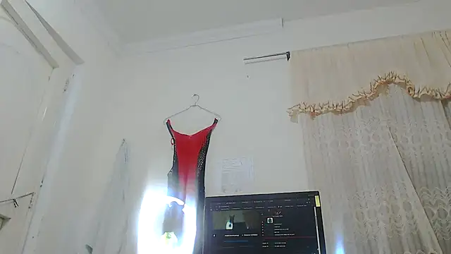 Yayis-hot-sexyw online show from 02.14.25