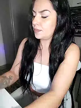 Snapshot of hot-babygirl chatting on 01.13.25 hot-babygirl online show from 01.13.25