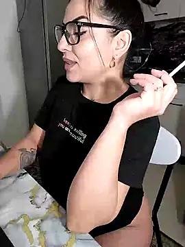 Snapshot of hot-babygirl chatting on 02.04.25 hot-babygirl online show from 02.04.25