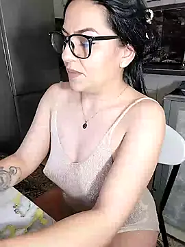 Snapshot of hot-babygirl chatting on 03.04.25 hot-babygirl online show from 03.04.25