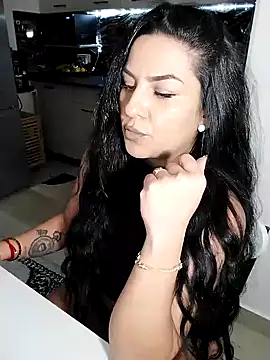 Snapshot of hot-babygirl chatting on 12.16.25 hot-babygirl online show from 12.16.25