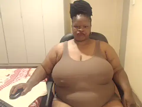 Snapshot of sweetnoziexx chatting on 01.28.25 sweetnoziexx online show from 01.28.25