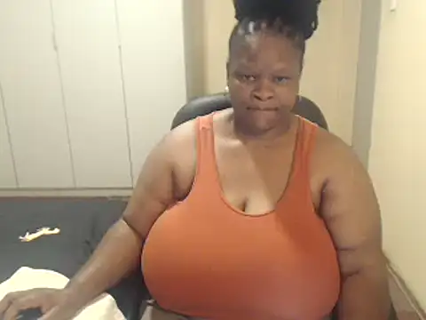 Snapshot of sweetnoziexx chatting on 02.20.25 sweetnoziexx online show from 02.20.25