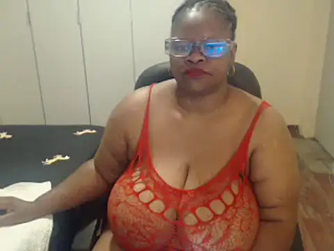 Snapshot of sweetnoziexx chatting on 03.13.25 sweetnoziexx online show from 03.13.25